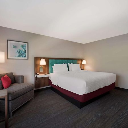 Hampton Inn By Hilton Detroit Southfield Exterior photo