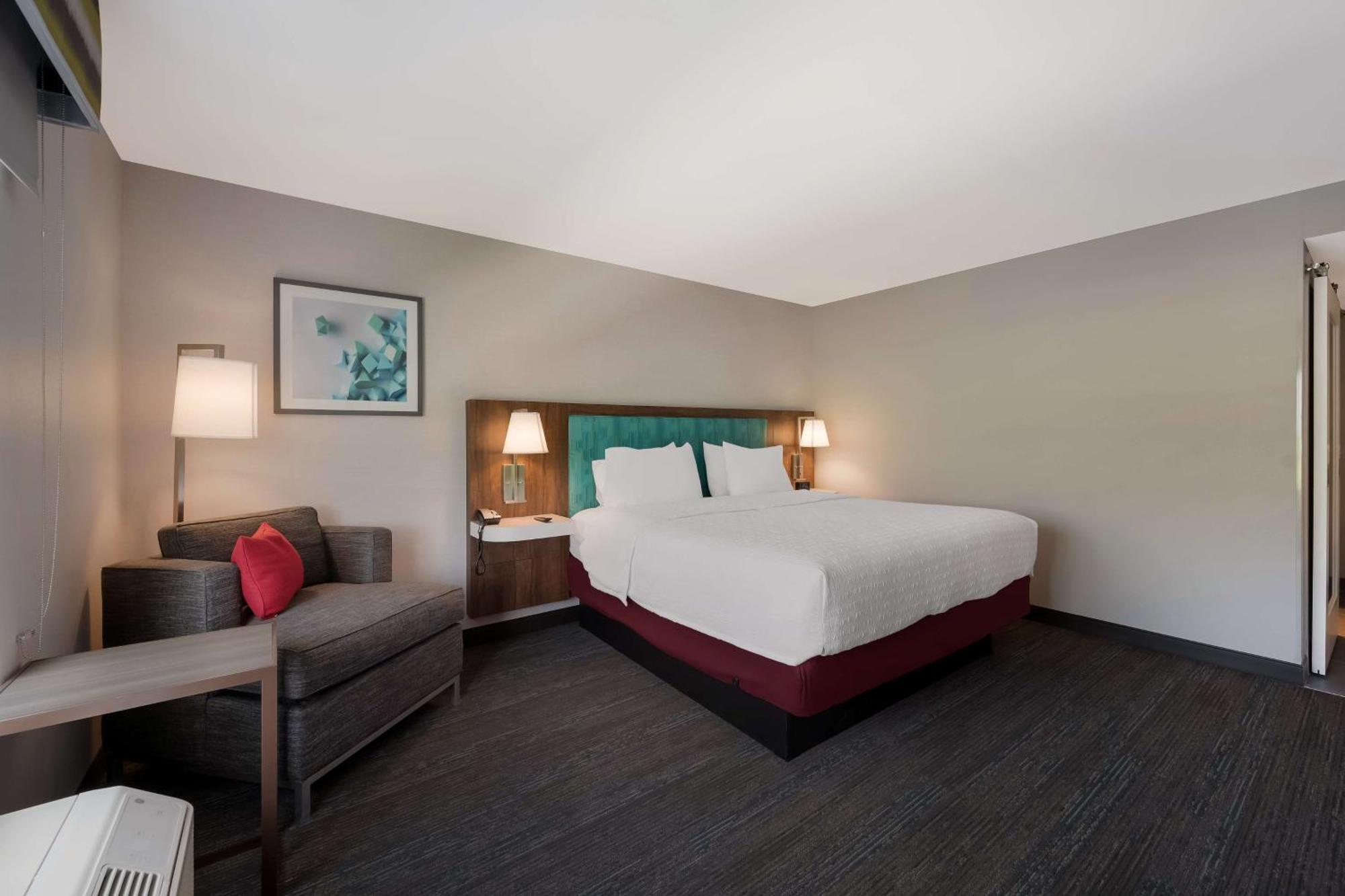 Hampton Inn By Hilton Detroit Southfield Exterior photo