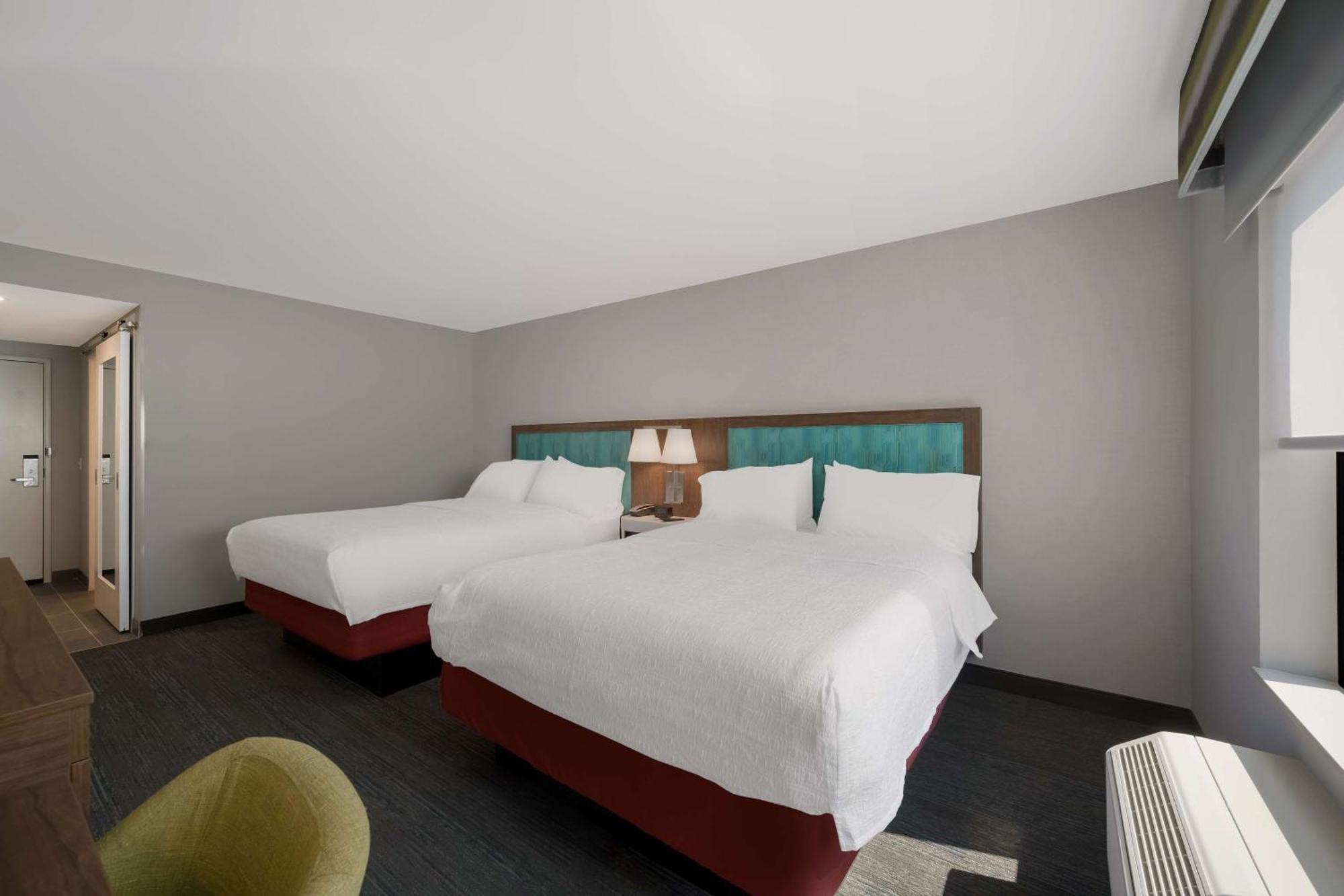 Hampton Inn By Hilton Detroit Southfield Exterior photo