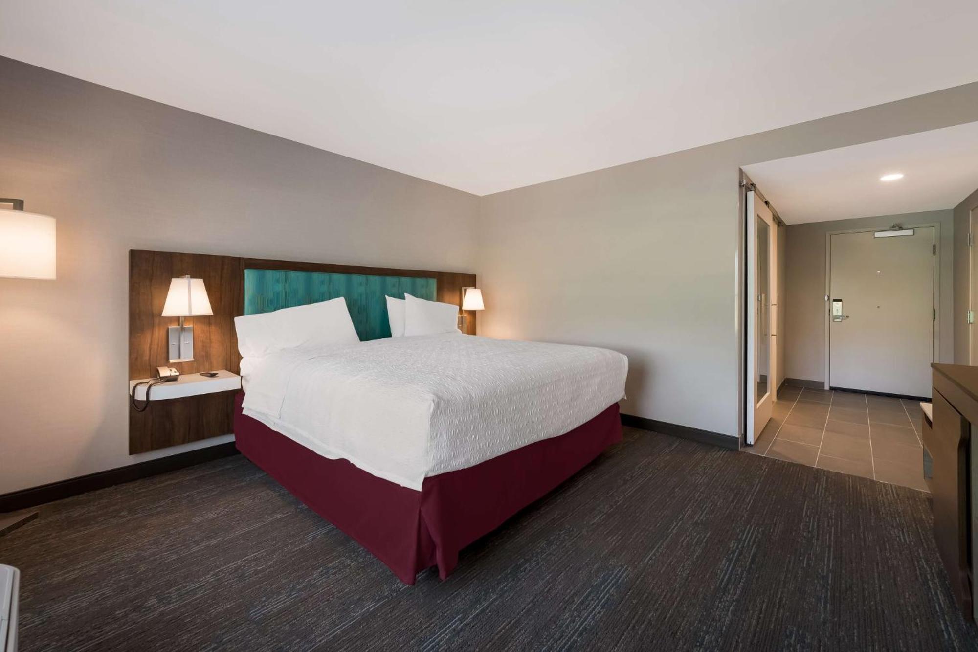 Hampton Inn By Hilton Detroit Southfield Exterior photo